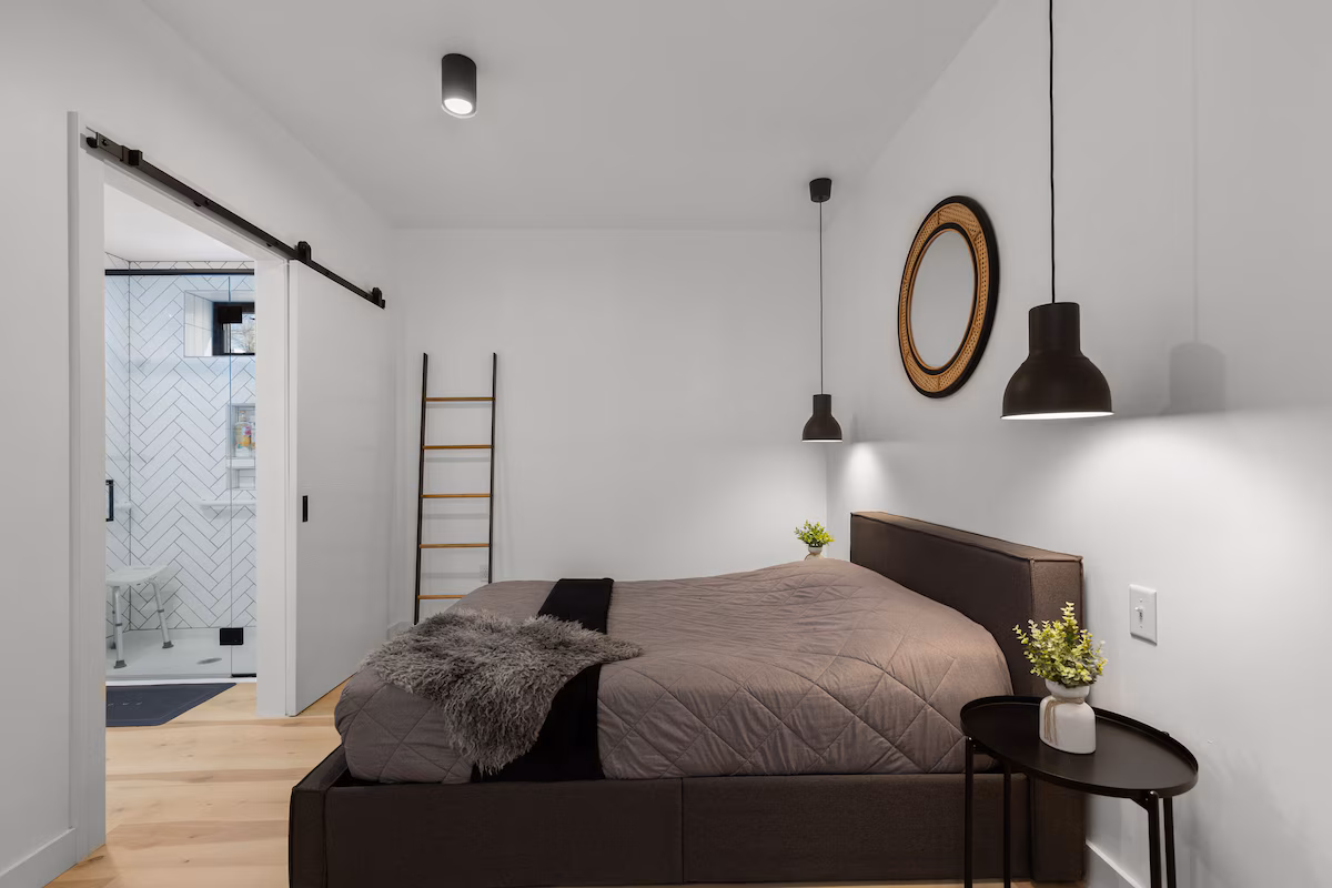 Bedroom with ensuite
